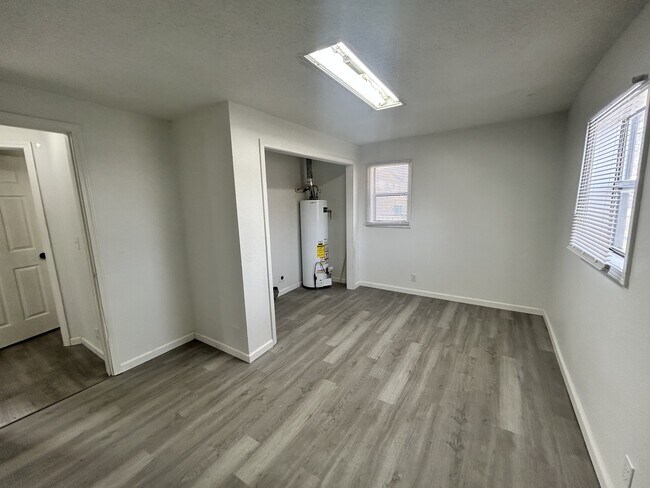 Foto del edificio - 924 Murphy Ave