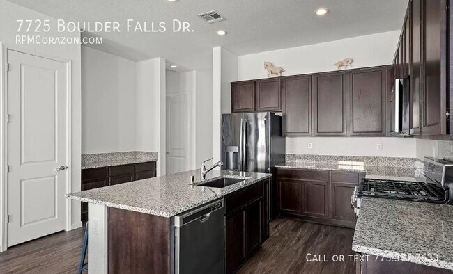 Foto del edificio - 7725 Boulder Falls Dr
