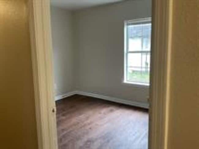 Building Photo - 688 N 39th St