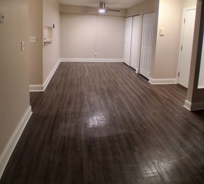 Building Photo - Avalon Place