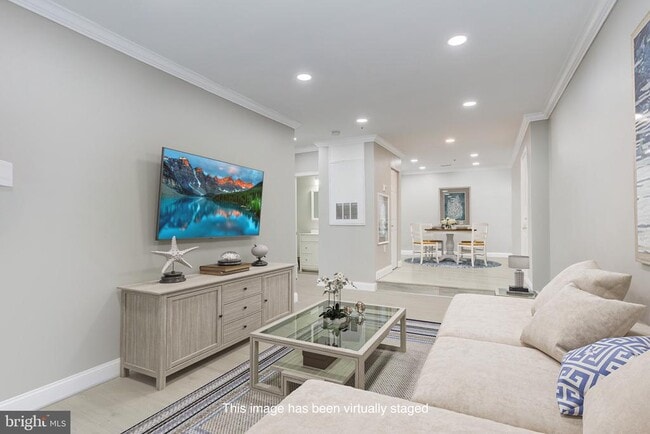 Building Photo - 273 S Pickett St