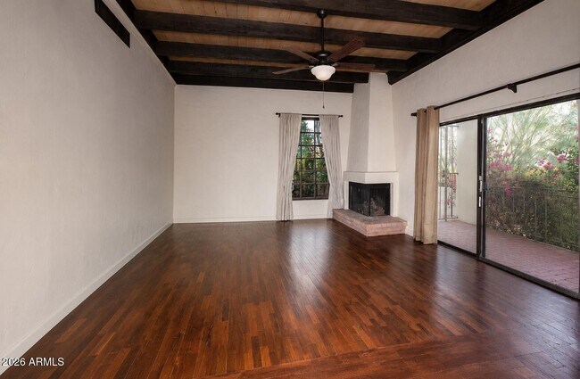 Building Photo - 6900 N Highlands Dr