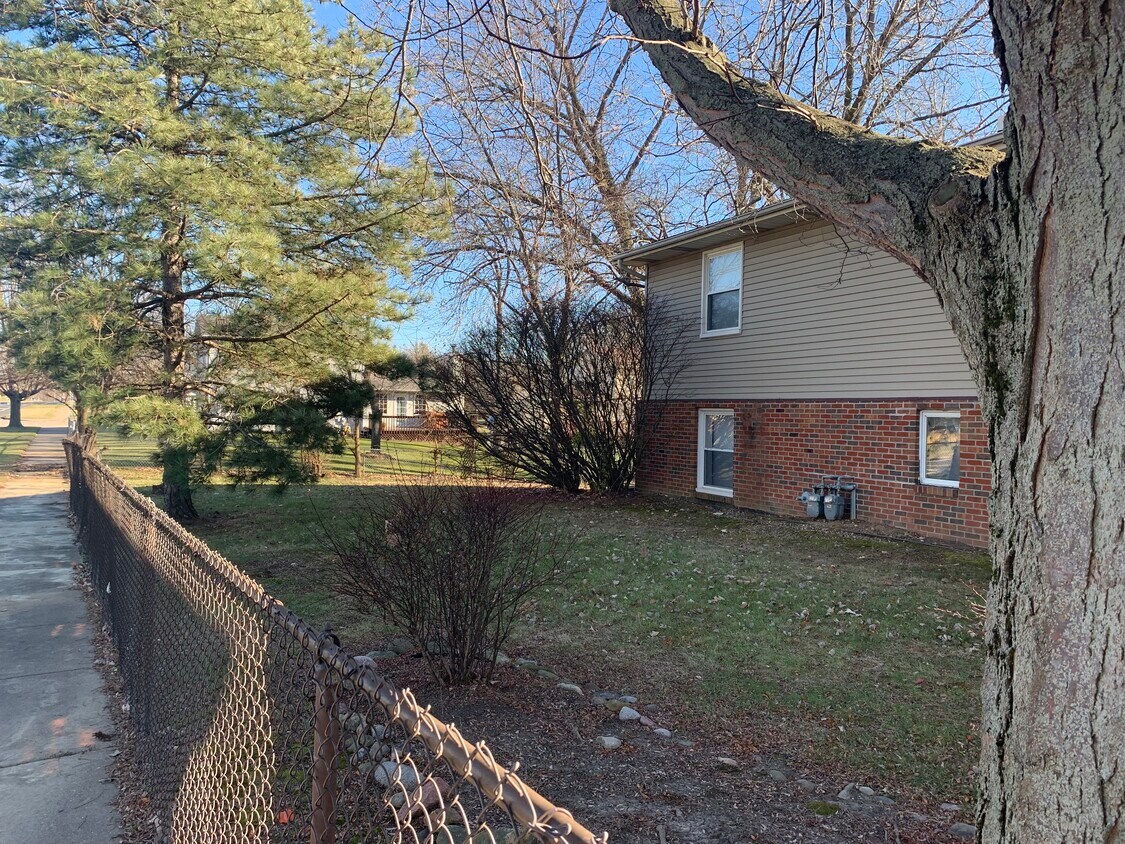 Building Photo - 3633 W Richwoods Blvd