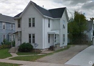 Building Photo - 526 N Durkee St