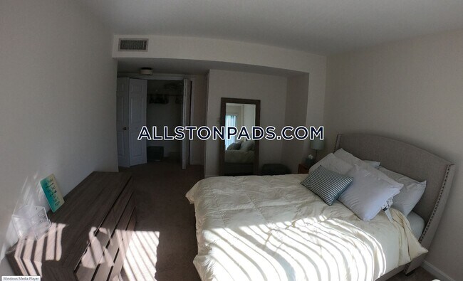 Foto del edificio - 59 Brainerd Rd