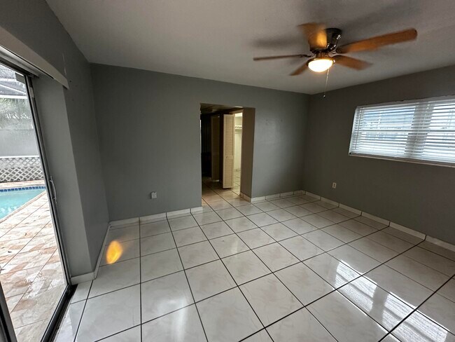 Foto del edificio - 7225 Grandview Blvd