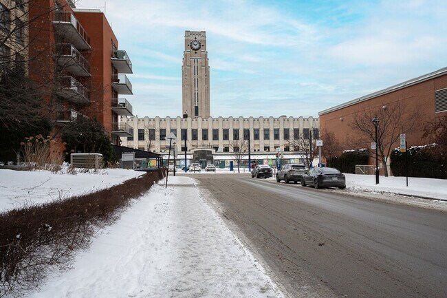 Photo du bâtiment - 151 Av. Atwater