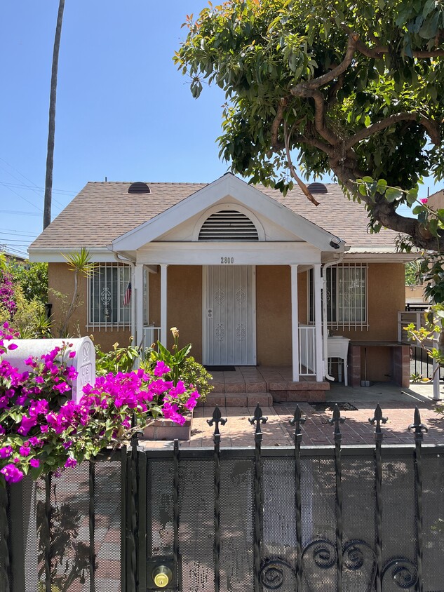 2800 S Mansfield Ave, Los Angeles, CA 90016 House for Rent in Los