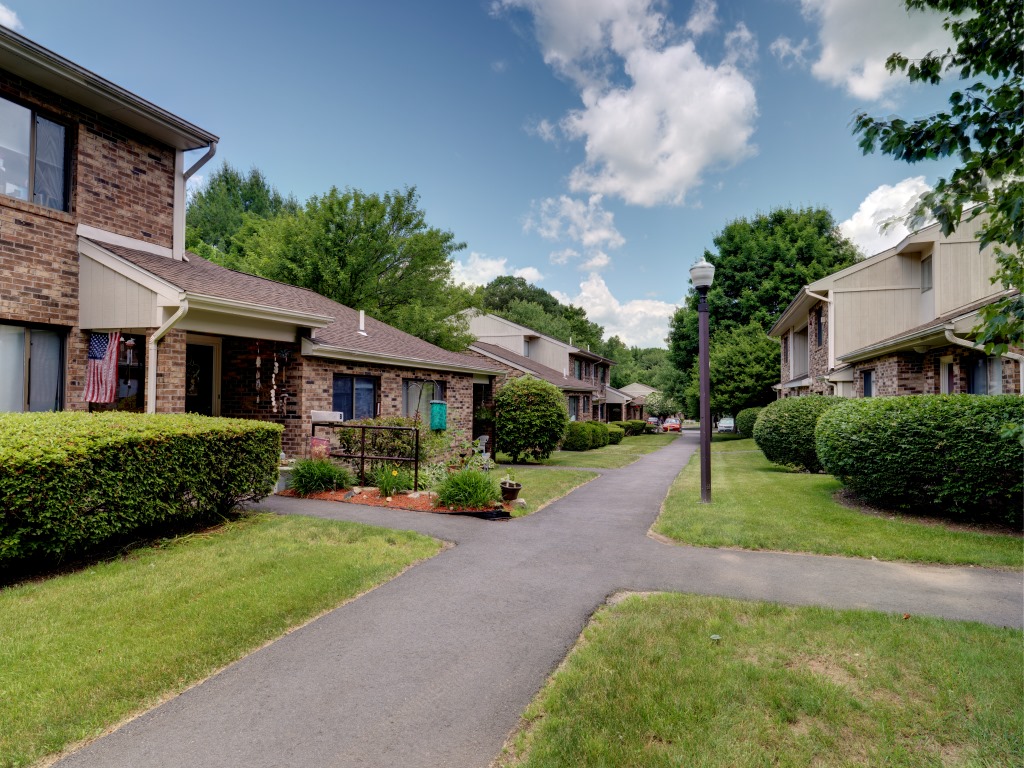 Primary Photo - Countryside Apartments I & II