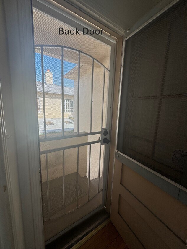 Foto principal - 8325 W 1st St
