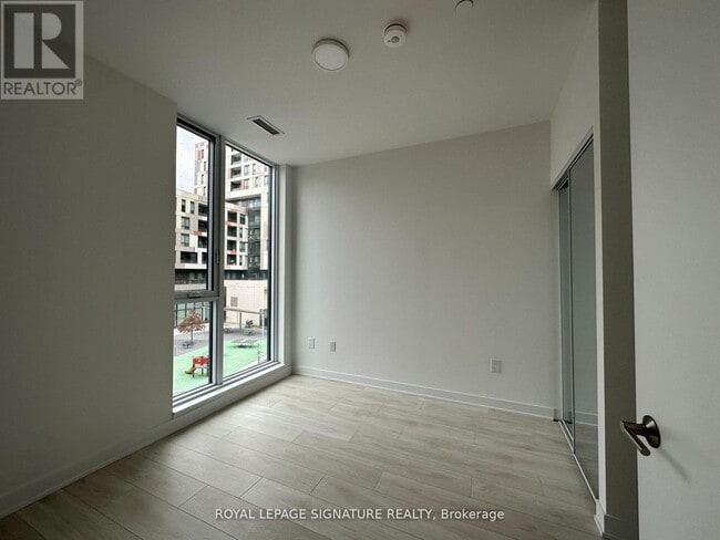 Photo du bâtiment - 35-335 Tubman Ave