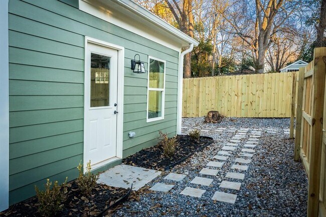 Foto del edificio - 465 Hemlock Cir SE