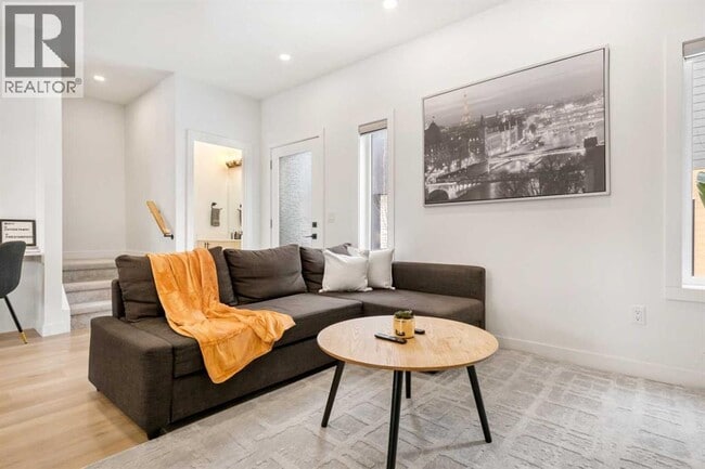 Building Photo - 1313-1320 20 Ave NW