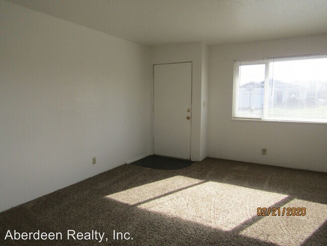 Building Photo - 2 br, 1 bath House - 2220 Bay Avenue