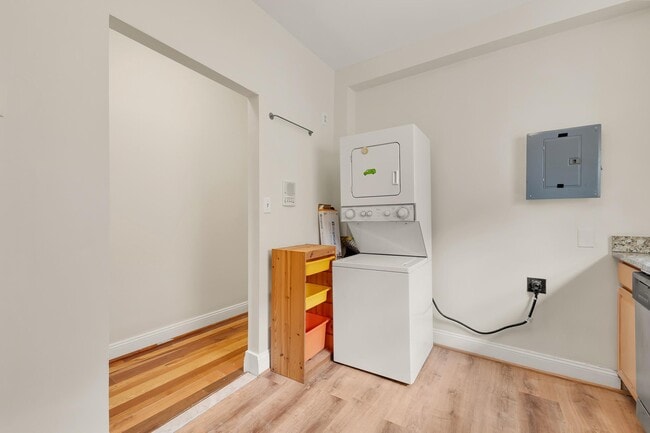 Building Photo - 730 15th St SE