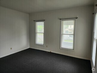 Building Photo - 319 N Hamilton St