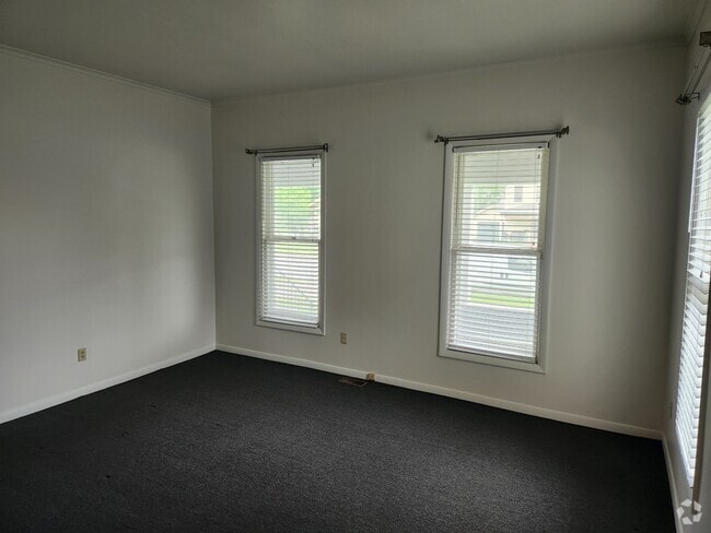 Building Photo - 319 N Hamilton St