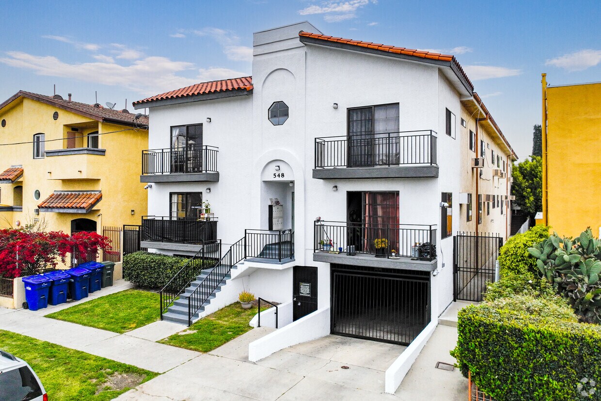 Primaria - 548 N Westmoreland Ave