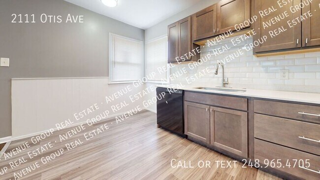 Building Photo - 2111 Otis Ave
