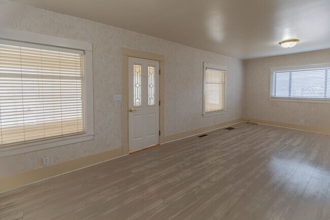 Building Photo - single family housing