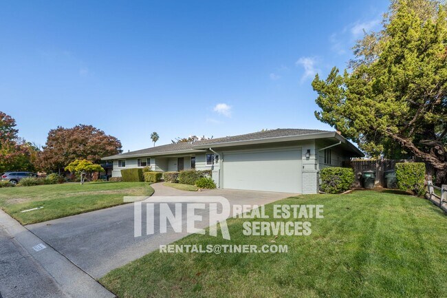 Building Photo - Beautiful 3 Bedroom Home!