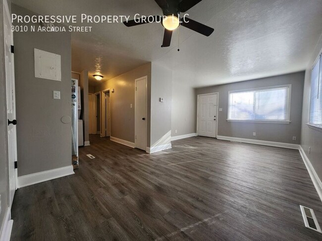 Building Photo - 3010 N Arcadia St