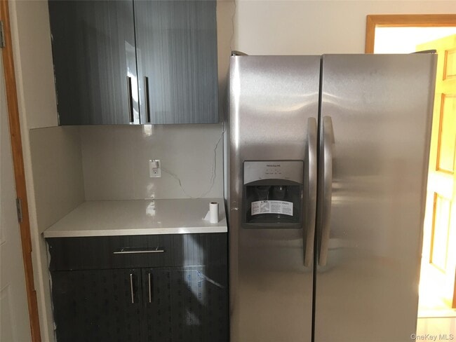 Foto del edificio - 2128 E 70th St