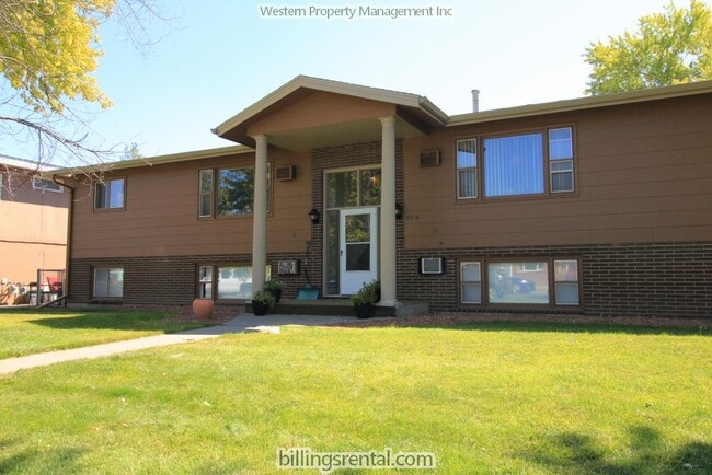 Front of Building - 2316 Alderson Ave