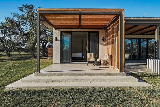 Foto del edificio - 625 Triple Creek Rd