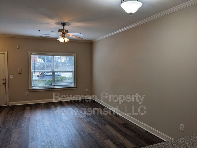 Building Photo - 460 Barnett Shoals Rd