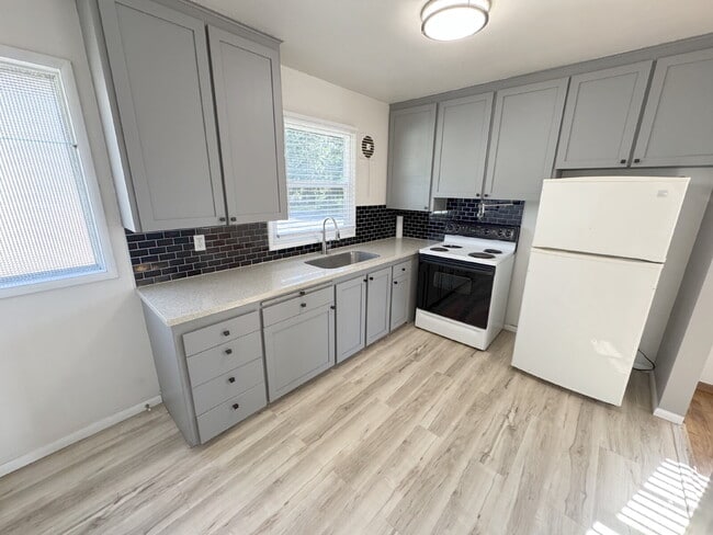 Foto del edificio - 1 Bed First Floor Quadplex Unit