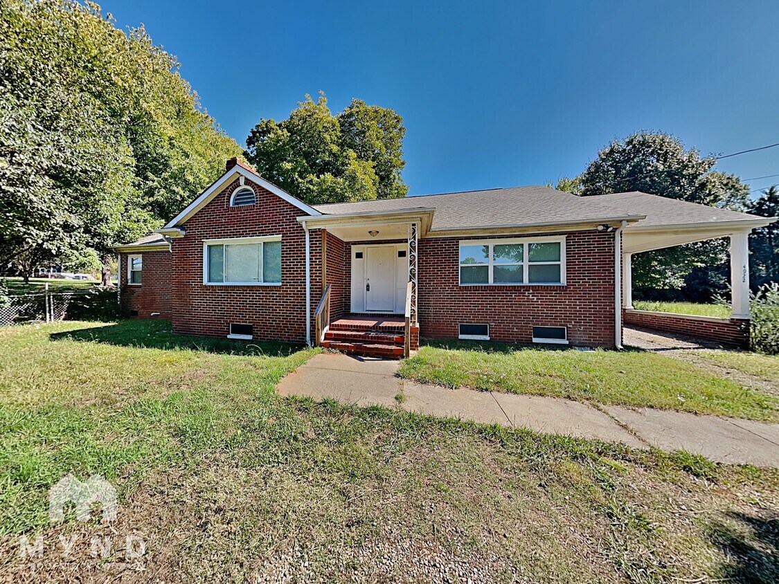 Foto principal - 4922 Statesville Rd