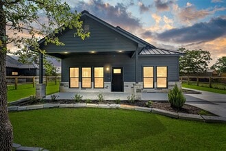 Building Photo - 308 Sweet Gum Ln