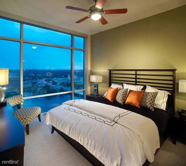 Foto del edificio - 1 br, 1 bath Apartment - 111 Congress Ave 994