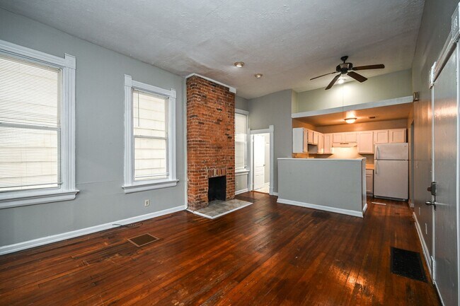 Building Photo - 2667 Bellevue Ave