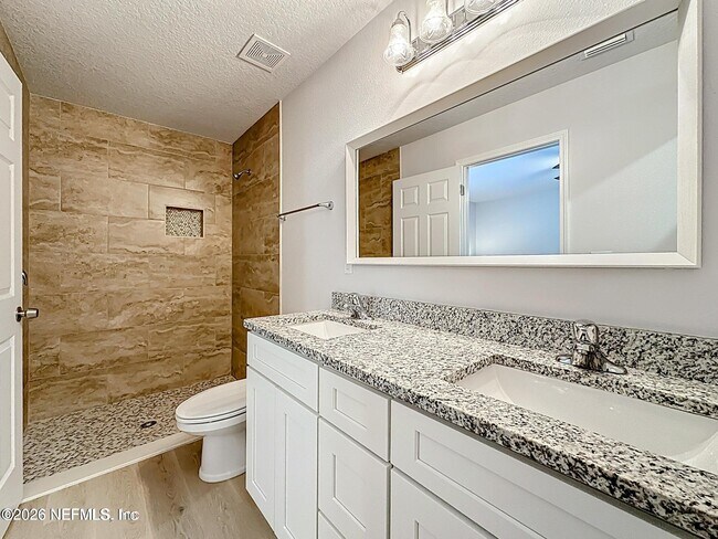 Foto del edificio - 3104 W 15th St