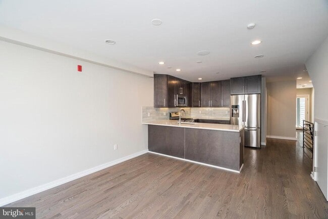 Building Photo - 1434 Clymer St