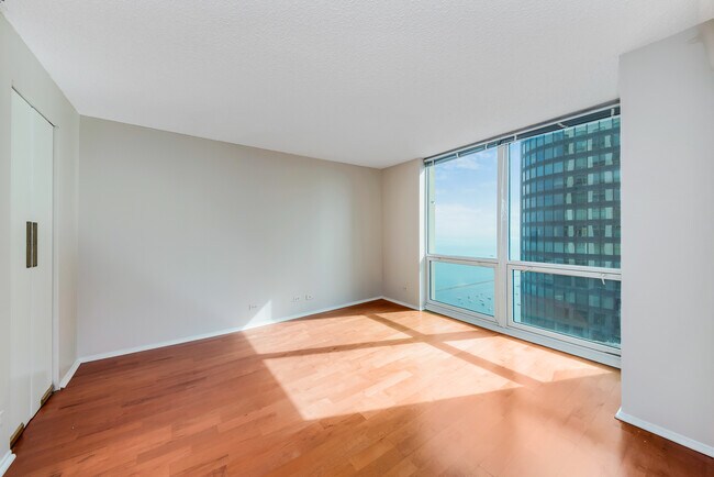 Building Photo - 195 N Harbor Dr