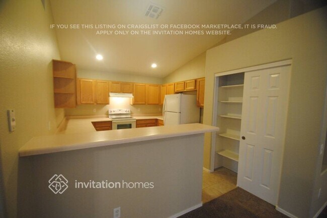 Building Photo - 8627 E Nido Ave