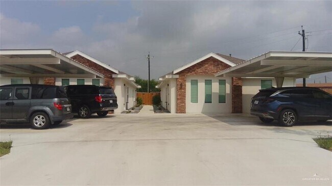 Building Photo - 5912 Sandpiper Ave