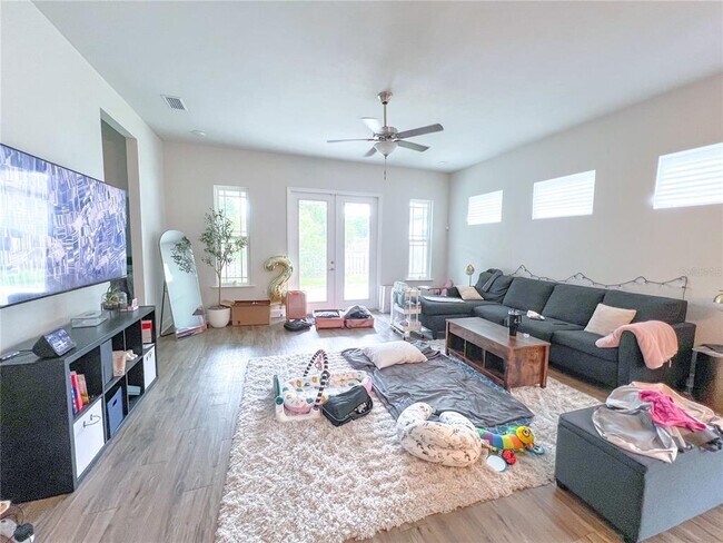 Building Photo - 9340 SW 67th Ln