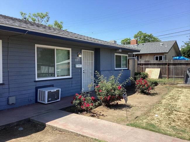 Building Photo - REMODELED!!!