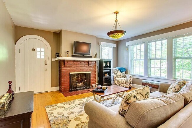 Foto del edificio - Charming 2 bedroom house in South Knox!