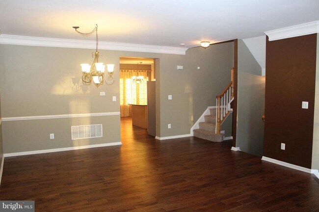 Building Photo - 22623 Upperville Heights Square