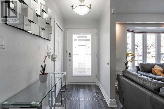 Building Photo - 2 Core Crescent