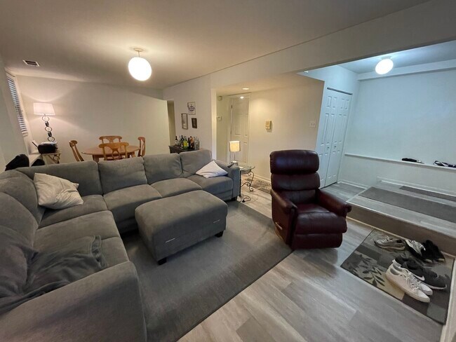 Foto del edificio - 3130 N Kenmore Ave
