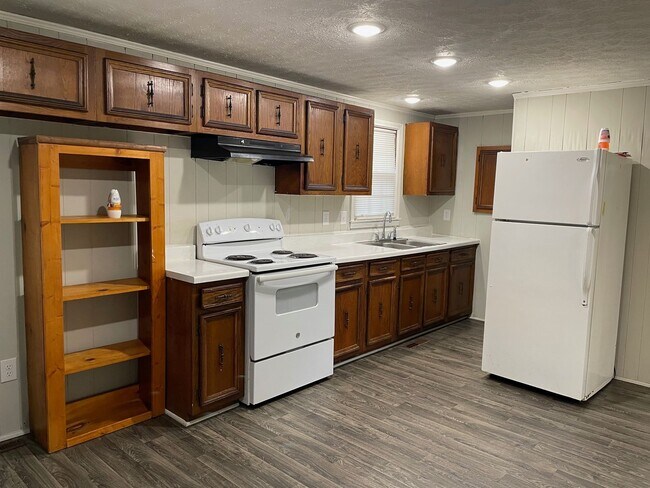 Foto del edificio - 3 BED, 1 BATH BRICK HOME LOCATED IN TROY