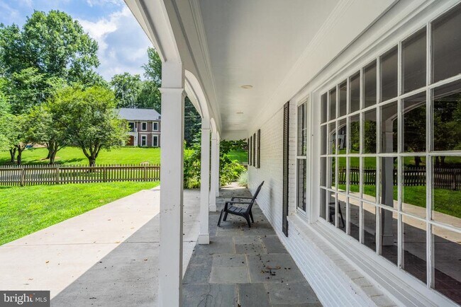Building Photo - 7732 Canal Ct