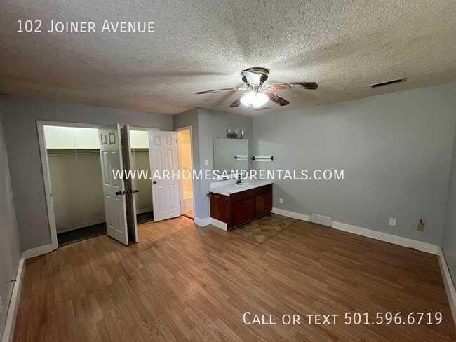 Foto del edificio - 102 Joiner Ave
