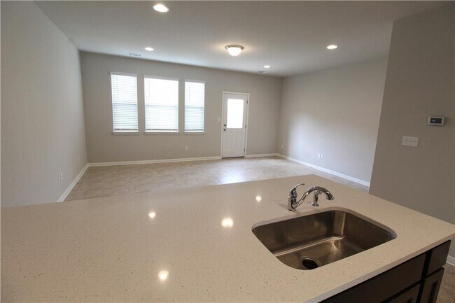 Building Photo - 2028 Arendale Dr